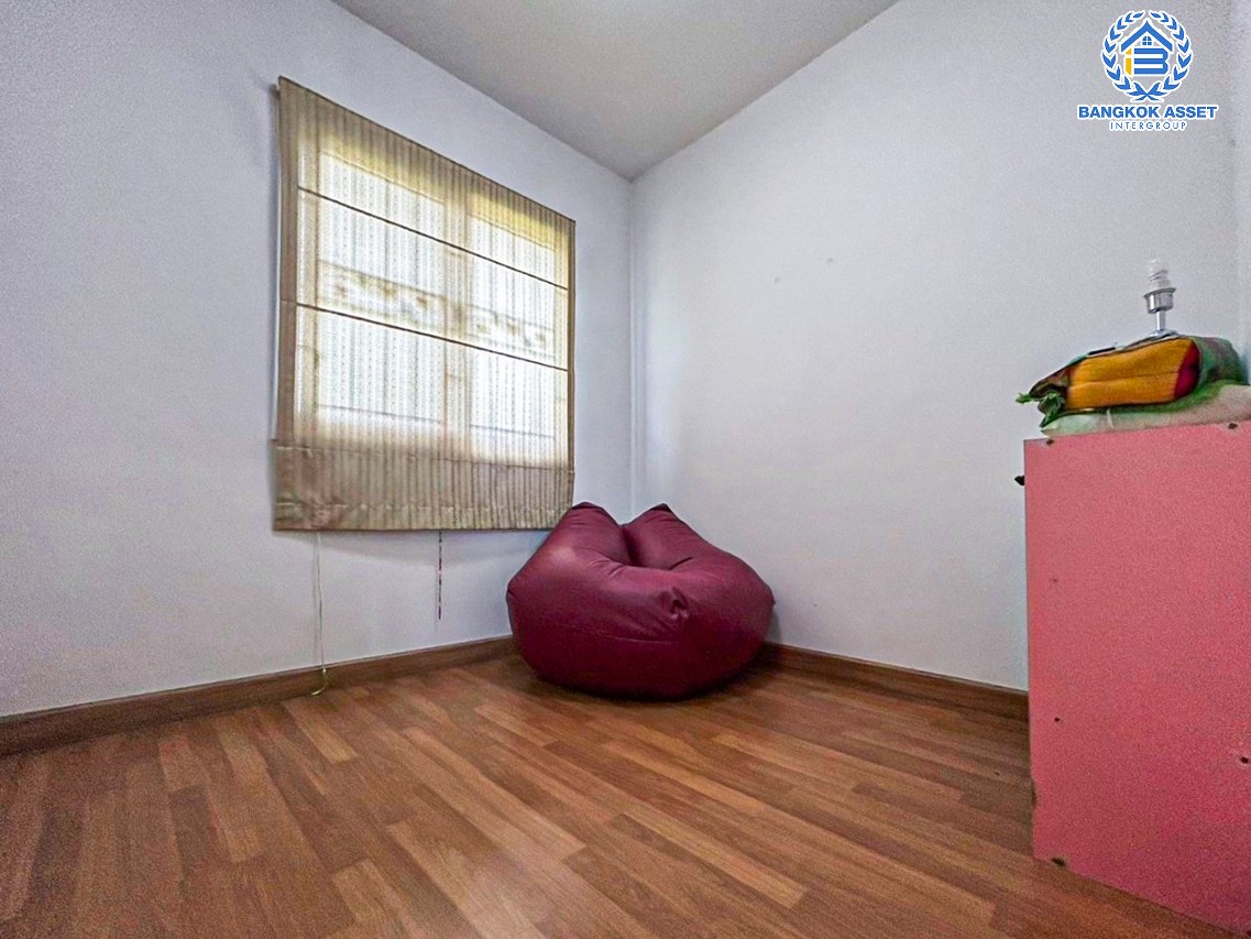 *****ทาวน์เฮ้าส์มือสองนนทบุรี โครงการ พฤกษา98 กาญจนาภิเษก เนื้อที่ 18.4 ตร.ว. ฟังก์ชัน 3 ห้องนอน 2 ห้องน้ำ 1 ที่จอดรถ บ้านสภาพดี บนทำเลแห่งการเดินทาง เชื่อมต่อถนนกาญจนาภิเษก ใกล้รถไฟฟ้าสายสีม่วง "สถานีตลาดบางใหญ่" และทางด่วน "ฉิมพลี" จองเลย!