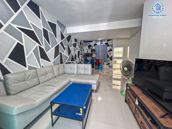 *****ทาวน์เฮ้าส์มือสองนนทบุรี โครงการ พฤกษา98 กาญจนาภิเษก เนื้อที่ 18.4 ตร.ว. ฟังก์ชัน 3 ห้องนอน 2 ห้องน้ำ 1 ที่จอดรถ บ้านสภาพดี บนทำเลแห่งการเดินทาง เชื่อมต่อถนนกาญจนาภิเษก ใกล้รถไฟฟ้าสายสีม่วง "สถานีตลาดบางใหญ่" และทางด่วน "ฉิมพลี" จองเลย!