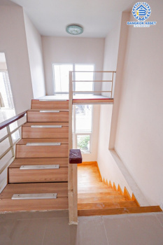 *****บ้านแฝดมือสอง โครงการ ทิพธนา เพชรเกษม53 เนื้อที่ 48.10 ตร.ว. ฟังก์ชัน 3 ห้องนอน 3 ห้องน้ำ 2 ที่จอดรถ รอบบ้านกว้างขวาง บ้านสภาพดีมากพร้อมเข้าอยู่ บนทำเลเดินทางสะดวก เชื่อมต่อถนนเพชรเกษม ถนนกาญจนาภิเษก ใกล้โครงการรถไฟฟ้าสายสีน้ำเงิน "สถานีบางแค" และจุดขึ้นทางด่วน "พระราม2"