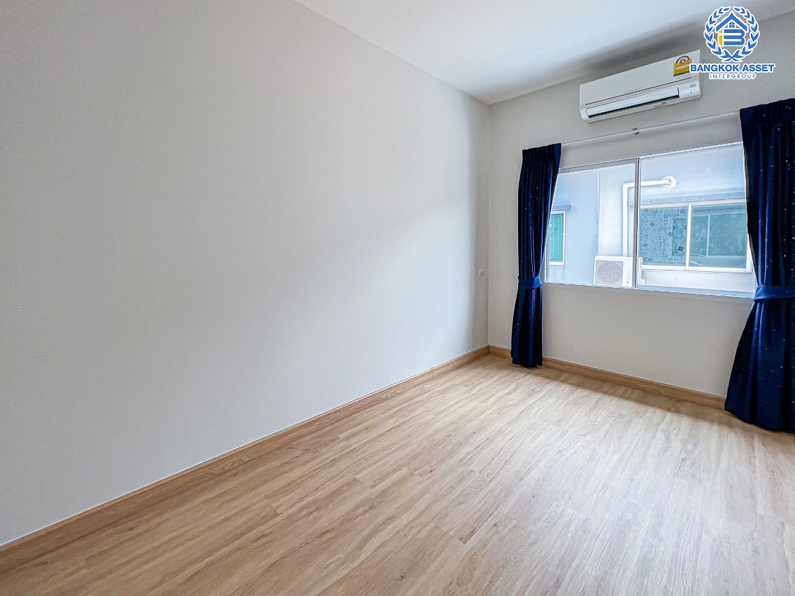 *****ทาวน์เฮ้าส์มือสองนนทบุรี โครงการ คาซ่าซิตี้ ราชพฤกษ์-พระราม5 เนื้อที่กว้าง 21.2 ตร.ว. ฟังก์ชัน 4 ห้องนอน 3 ห้องน้ำ 2 ที่จอดรถ หน้าบ้านไม่ชนใคร บนทำเลเดินทางสะดวก เชื่อมต่อถนนรัตนาธิเบศร์, ถนนกาญจนาภิเษก ใกล้รถไฟฟ้าสายสีม่วง "สถานีบางพลู" เพียง 10 นาทีเท่านั้น!