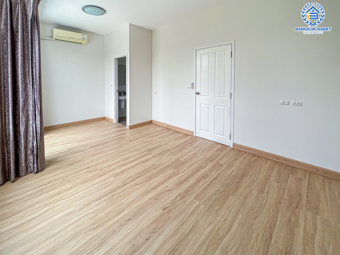 *****ทาวน์เฮ้าส์มือสองนนทบุรี โครงการ คาซ่าซิตี้ ราชพฤกษ์-พระราม5 เนื้อที่กว้าง 21.2 ตร.ว. ฟังก์ชัน 4 ห้องนอน 3 ห้องน้ำ 2 ที่จอดรถ หน้าบ้านไม่ชนใคร บนทำเลเดินทางสะดวก เชื่อมต่อถนนรัตนาธิเบศร์, ถนนกาญจนาภิเษก ใกล้รถไฟฟ้าสายสีม่วง "สถานีบางพลู" เพียง 10 นาทีเท่านั้น!