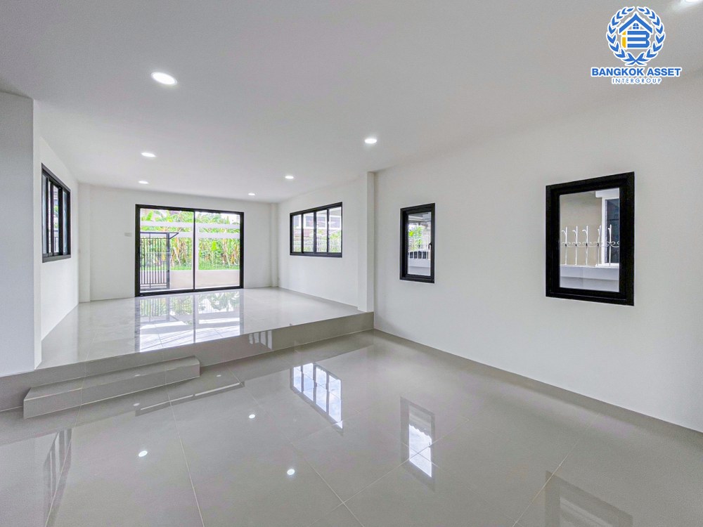 *****บ้านเดี่ยวมือสอง โครงการ กอบแก้ว1 กาญจนาภิเษก เนื้อที่ 63 ตร.ว. ฟังก์ชัน 3 ห้องนอน 3 ห้องน้ำ 3 ที่จอดรถ บ้านตกแต่งใหมาทั้งหลัง พร้อมเข้าอยู่ บนทำเลศักยภาพ เชื่อมต่อการเดินทางหลากหลาย ทั้งถนนกาญจนาภิเษก ถนนเพชรเกษม ถนนสิรินธร และจุดขึ้นทางด่วน "ฉิมพลี"