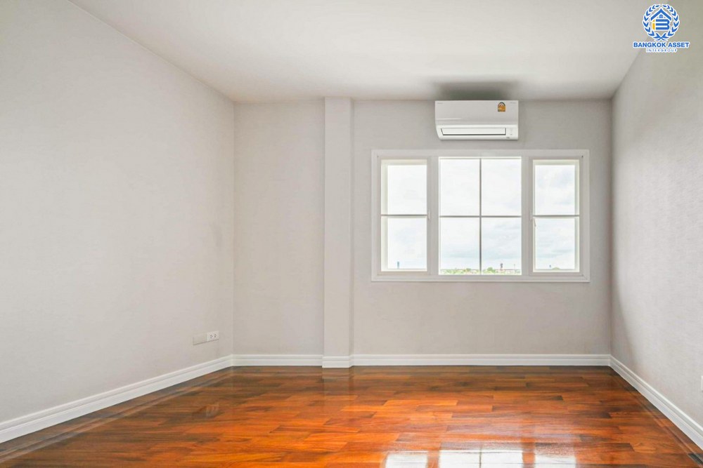 *****บ้านเดี่ยวมือสอง โครงการ ลดาวัลย์ พุทธมณฑลสาย2 เนื้อที่ 101 ตร.ว. ฟังก์ชัน 4 ห้องนอน 3 ห้องน้ำ 2 ที่จอดรถ บ้านสวยตกแต่งใหม่ทั้งหลัง พร้อมเข้าอยู่ บนทำเลเดินทางสะดวก เชื่อมต่อถนนเพชรเกษม ถนนพุทธมณฑลสาย2 ถนนสิรินธร ใกล้รถไฟฟ้าสายสีน้ำเงิน "สถานีหลักสอง"