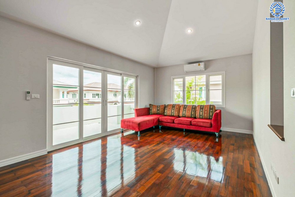 *****บ้านเดี่ยวมือสอง โครงการ ลดาวัลย์ พุทธมณฑลสาย2 เนื้อที่ 101 ตร.ว. ฟังก์ชัน 4 ห้องนอน 3 ห้องน้ำ 2 ที่จอดรถ บ้านสวยตกแต่งใหม่ทั้งหลัง พร้อมเข้าอยู่ บนทำเลเดินทางสะดวก เชื่อมต่อถนนเพชรเกษม ถนนพุทธมณฑลสาย2 ถนนสิรินธร ใกล้รถไฟฟ้าสายสีน้ำเงิน "สถานีหลักสอง"