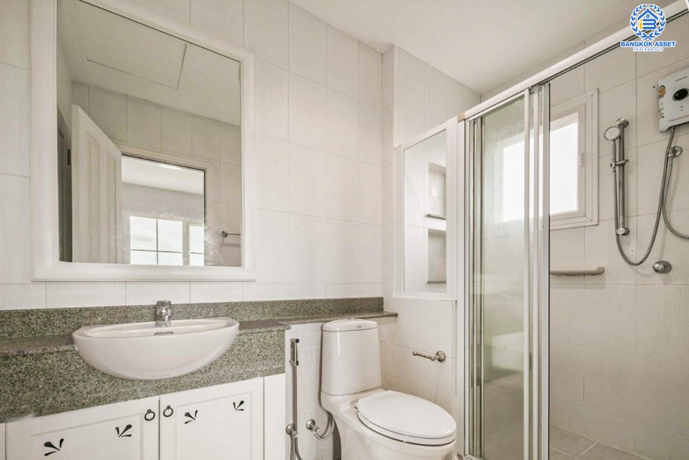 *****บ้านเดี่ยวมือสอง โครงการ ลดาวัลย์ พุทธมณฑลสาย2 เนื้อที่ 101 ตร.ว. ฟังก์ชัน 4 ห้องนอน 3 ห้องน้ำ 2 ที่จอดรถ บ้านสวยตกแต่งใหม่ทั้งหลัง พร้อมเข้าอยู่ บนทำเลเดินทางสะดวก เชื่อมต่อถนนเพชรเกษม ถนนพุทธมณฑลสาย2 ถนนสิรินธร ใกล้รถไฟฟ้าสายสีน้ำเงิน "สถานีหลักสอง"