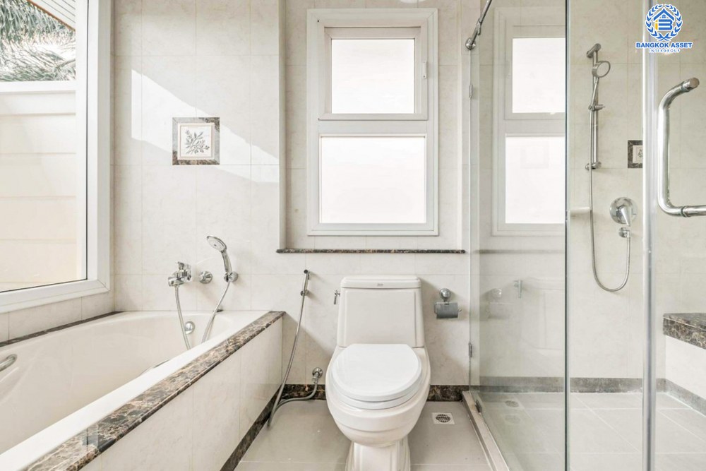 *****บ้านเดี่ยวมือสอง โครงการ ลดาวัลย์ พุทธมณฑลสาย2 เนื้อที่ 101 ตร.ว. ฟังก์ชัน 4 ห้องนอน 3 ห้องน้ำ 2 ที่จอดรถ บ้านสวยตกแต่งใหม่ทั้งหลัง พร้อมเข้าอยู่ บนทำเลเดินทางสะดวก เชื่อมต่อถนนเพชรเกษม ถนนพุทธมณฑลสาย2 ถนนสิรินธร ใกล้รถไฟฟ้าสายสีน้ำเงิน "สถานีหลักสอง"