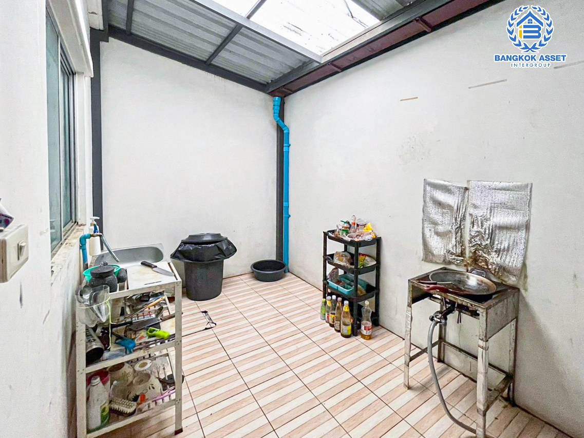 *****ทาวน์เฮ้าส์มือสองปทุมธานี โครงการ พฤกษา116 รังสิต-ธัญบุรี เนื้อที่ 17.4 ตร.ว. ฟังก์ชัน 3 ห้องนอน 2 ห้องน้ำ 1 ที่จอดรถ บ้านสภาพดี บนทำเลเข้าเมืองก็สะดวก หรือออกต่างจังหวัดก็ง่าย เชื่อมต่อถนนธัญบุรี, ถนนรังสิต-นครนายก ใกล้ ม.เทคโนโลยีราชมงคลธัญบุรี และจุดขึ้นมอเตอร์เวย์