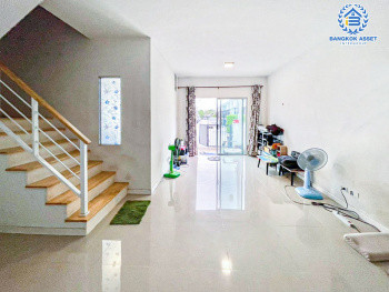 *****ทาวน์เฮ้าส์มือสองปทุมธานี โครงการ พฤกษา116 รังสิต-ธัญบุรี เนื้อที่ 17.4 ตร.ว. ฟังก์ชัน 3 ห้องนอน 2 ห้องน้ำ 1 ที่จอดรถ บ้านสภาพดี บนทำเลเข้าเมืองก็สะดวก หรือออกต่างจังหวัดก็ง่าย เชื่อมต่อถนนธัญบุรี, ถนนรังสิต-นครนายก ใกล้ ม.เทคโนโลยีราชมงคลธัญบุรี และจุดขึ้นมอเตอร์เวย์