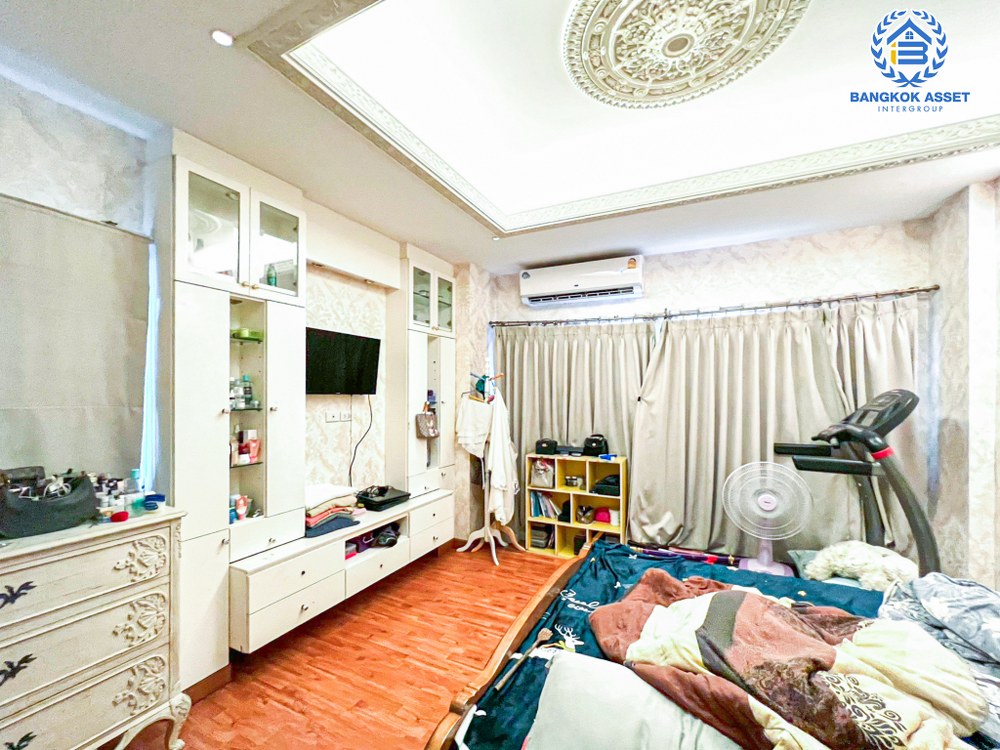 *****บ้านเดี่ยวมือสอง โครงการ ไลฟ์บางกอกบูเลอวาร์ด พิบูลสงคราม หลังมุม เนื้อที่ 61.30 ตร.ว. ฟังก์ชัน 2 ห้องนอน 3 ห้องน้ำ 2 ที่จอดรถ บ้านสภาพดี พื้นที่ใช้สอยกว้างขวาง บนทำเลแห่งการเดินทาง เชื่อมต่อถนนนครอินทร์ ถนนวงศ์สว่าง ใกล้รถไฟฟ้าสายสีม่วง "สถานีเเยกติวานนท์" และจุดขึ้นทางพิเศษประจิมรัถยา