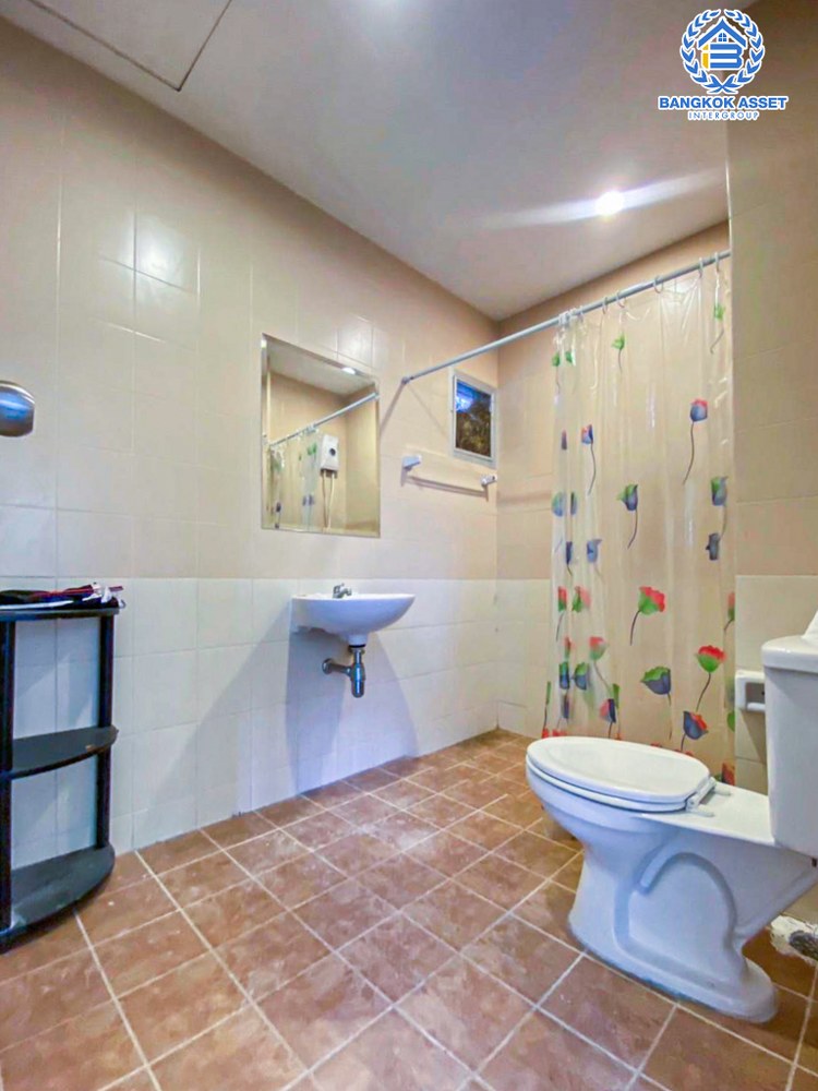 *****ทาวน์เฮ้าส์มือสอง โครงการ เอโทล บาหลีบีช มอเตอร์เวย์-ลาดกระบัง เนื้อที่ 35.20 ตร.ว. ฟังก์ชัน 3 ห้องนอน 2 ห้องน้ำ 2 ที่จอดรถ ภายในสภาพดีเยี่ยม พร้อมเข้าอยู่ บนทำเลเดินทางสะดวก เชื่อมต่อถนนอ่อนนุช-ลาดกระบัง ถนนร่มเกล้า ใกล้ซีคอนสเเควร์ เมกาบางนา และจุดขึ้นมอเตอร์เวย์ลาดกระบัง