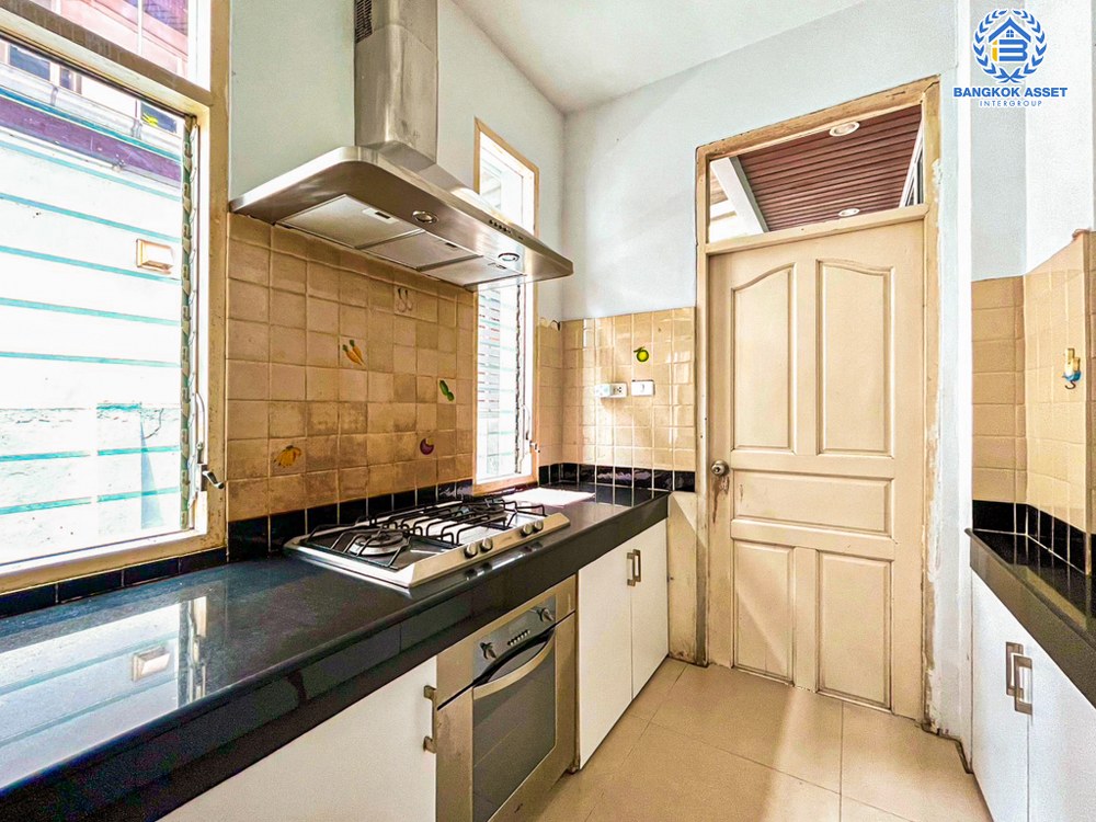 *****บ้านเดี่ยวมือสอง โครงการ นันทวดี บางศรีเมือง เนื้อที่ 77 ตร.ว. ฟังก์ชัน 4 ห้องนอน 4 ห้องน้ำ 2 ที่จอดรถ บ้านหลังใหญ่ สภาพภายในดีเยี่ยม พร้อมเข้าอยู่ บนทำเลแห่งการเดินทาง เชื่อมต่อถนนรัตนาธิเบศร์ ถนนติวานนท์ ถนนนครอินทร์ ใกล้รถไฟฟ้าสายสีม่วง "สถานีพระนั่งเกล้า" จองเลย!