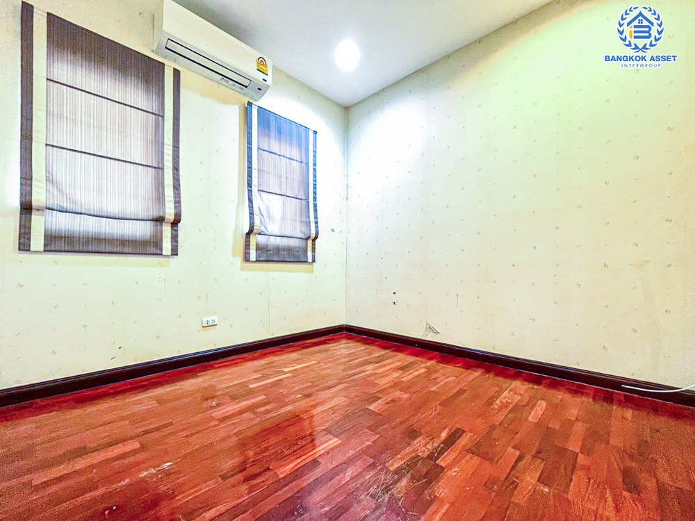 *****บ้านเดี่ยวมือสอง โครงการ นันทวดี บางศรีเมือง เนื้อที่ 77 ตร.ว. ฟังก์ชัน 4 ห้องนอน 4 ห้องน้ำ 2 ที่จอดรถ บ้านหลังใหญ่ สภาพภายในดีเยี่ยม พร้อมเข้าอยู่ บนทำเลแห่งการเดินทาง เชื่อมต่อถนนรัตนาธิเบศร์ ถนนติวานนท์ ถนนนครอินทร์ ใกล้รถไฟฟ้าสายสีม่วง "สถานีพระนั่งเกล้า" จองเลย!