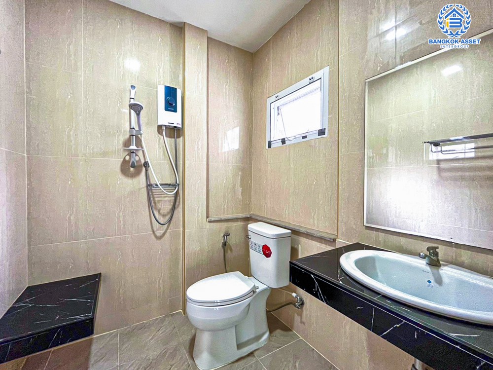 *****บ้านเดี่ยวมือสอง โครงการ นันทวดี บางศรีเมือง เนื้อที่ 77 ตร.ว. ฟังก์ชัน 4 ห้องนอน 4 ห้องน้ำ 2 ที่จอดรถ บ้านหลังใหญ่ สภาพภายในดีเยี่ยม พร้อมเข้าอยู่ บนทำเลแห่งการเดินทาง เชื่อมต่อถนนรัตนาธิเบศร์ ถนนติวานนท์ ถนนนครอินทร์ ใกล้รถไฟฟ้าสายสีม่วง "สถานีพระนั่งเกล้า" จองเลย!