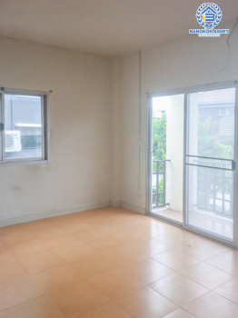 *****บ้านแฝดมือสองกรุงเทพมหานคร หมู่บ้าน เพชรเกษม68 แยก 37 เนื้อที่กว้าง 37.7 ตร.ว. ฟังก์ชัน 3 ห้องนอน 2 ห้องน้ำ 2 ที่จอดรถ บ้านสภาพพร้อมอยู่ บนทำเลดี เชื่อมต่อถนนเพชรเกษม ถนนพุทธมณฑล สาย 1 ใกล้จุดขึ้นทางด่วน "พระราม2" และรถไฟฟ้าสายสีน้ำเงิน "สถานีบางแค" เพียง 12 นาทีเท่านั้น!!