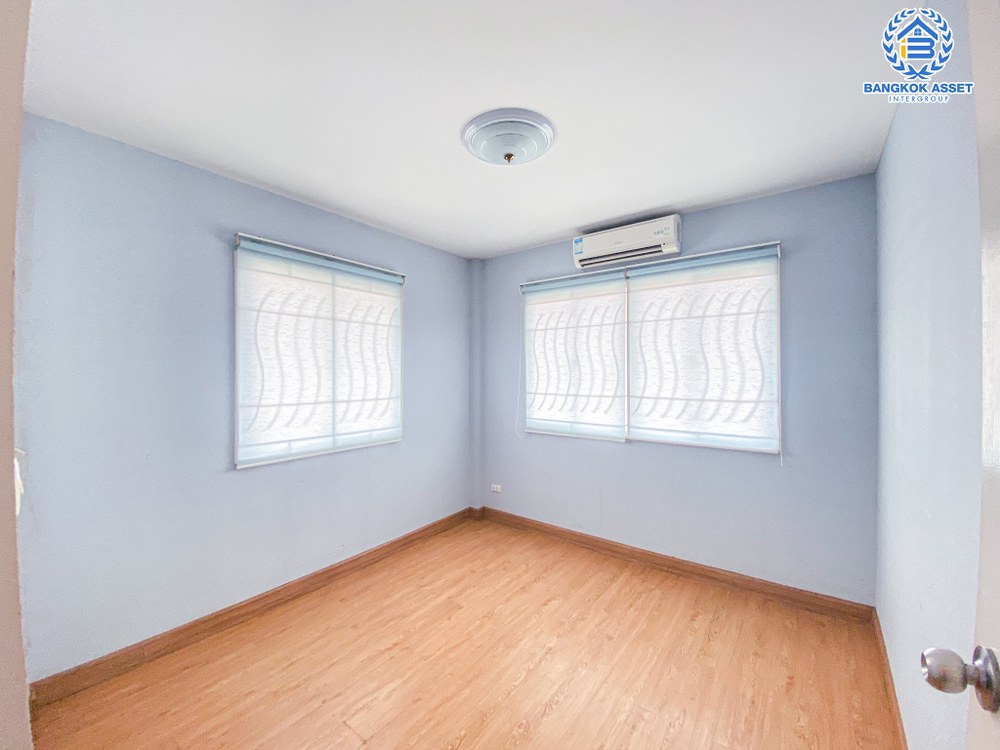 *****บ้านเดี่ยวมือสอง ชวนชื่น ปิ่นเกล้า-วงแหวน เนื้อที่ 56.50 ตร.ว. ฟังก์ชัน 3 ห้องนอน 2 ห้องน้ำ 2 ที่จอดรถ บ้านสภาพสวย พร้อมเข้าอยู่ โครงการบนทำเลเดินทางสะดวก เชื่อมต่อถนนกาญจนาเษก(วงแหวนรอบนอก) ถนนอัจฉริยะพัฒนา ถนนรัตนาธิเบศร์ ใกล้เซ็นทรัล เวสต์เกต จุดขึ้นทางด่วน "ศรีรัช"