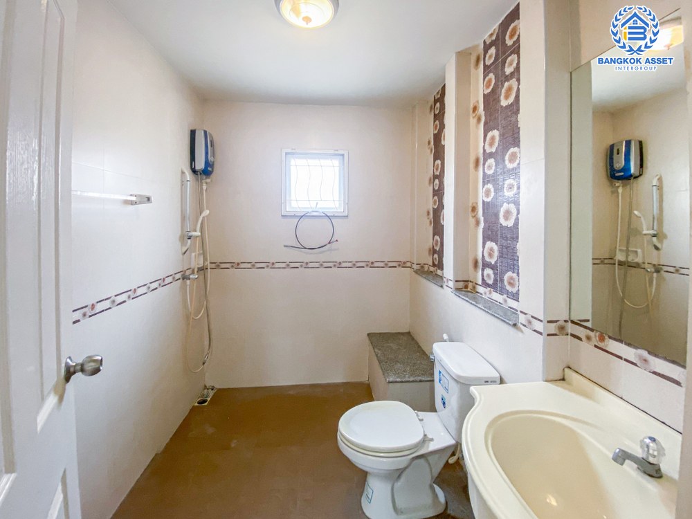 *****บ้านเดี่ยวมือสอง ชวนชื่น ปิ่นเกล้า-วงแหวน เนื้อที่ 56.50 ตร.ว. ฟังก์ชัน 3 ห้องนอน 2 ห้องน้ำ 2 ที่จอดรถ บ้านสภาพสวย พร้อมเข้าอยู่ โครงการบนทำเลเดินทางสะดวก เชื่อมต่อถนนกาญจนาเษก(วงแหวนรอบนอก) ถนนอัจฉริยะพัฒนา ถนนรัตนาธิเบศร์ ใกล้เซ็นทรัล เวสต์เกต จุดขึ้นทางด่วน "ศรีรัช"