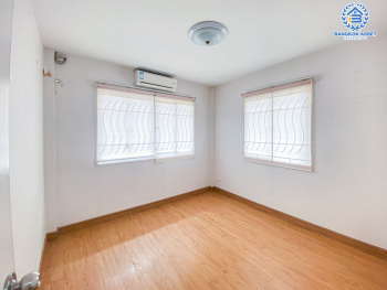 *****บ้านเดี่ยวมือสอง ชวนชื่น ปิ่นเกล้า-วงแหวน เนื้อที่ 56.50 ตร.ว. ฟังก์ชัน 3 ห้องนอน 2 ห้องน้ำ 2 ที่จอดรถ บ้านสภาพสวย พร้อมเข้าอยู่ โครงการบนทำเลเดินทางสะดวก เชื่อมต่อถนนกาญจนาเษก(วงแหวนรอบนอก) ถนนอัจฉริยะพัฒนา ถนนรัตนาธิเบศร์ ใกล้เซ็นทรัล เวสต์เกต จุดขึ้นทางด่วน "ศรีรัช"