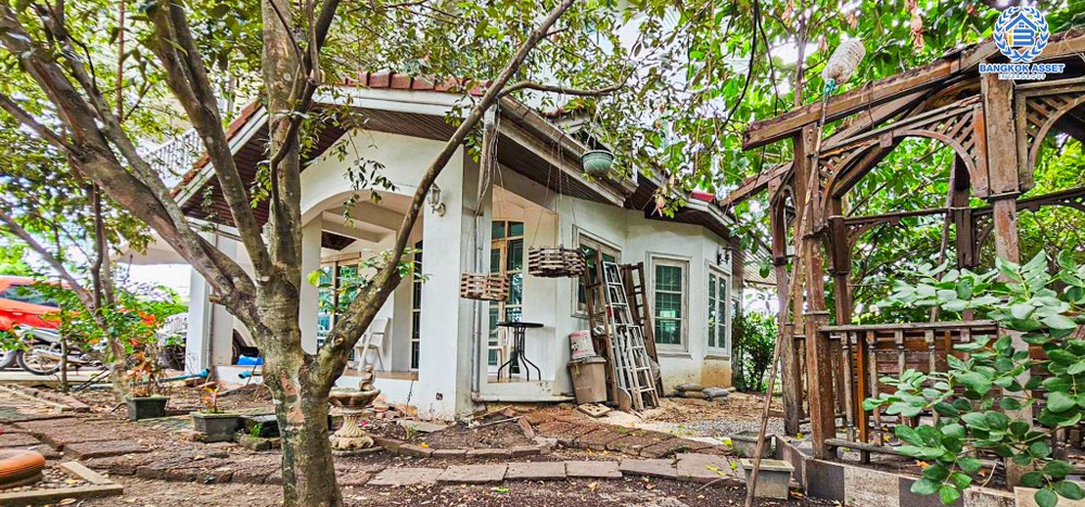 *****บ้านเดี่ยวมือสอง โครงการ กอบแก้ว กาญจนาภิเษก หลังมุม เนื้อที่ 90 ตร.ว. ฟังก์ชัน 3 ห้องนอน 3 ห้องน้ำ 2 ที่จอดรถ พร้อมเข้าอยู่ บนทำเลเดินทางสะดวก เชื่อมต่อถนนกาญจนาภิเษก ถนนคลองถนน ถนนแก้วอินทร์ ใกล้โครงการรถไฟฟ้าสายสีม่วง "สถานีคลองบางไผ่" และจุดขึ้นทางด่วน "ศรีรัช"