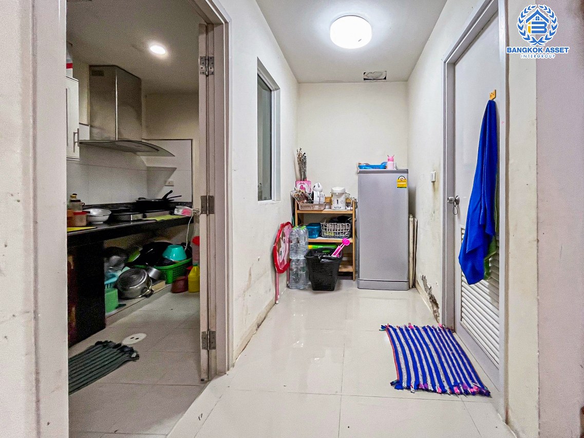 *****ทาวน์เฮ้าส์มือสองนนทบุรี โครงการ พฤกษาวิลล์28 วงแหวน-รัตนาธิเบศร์ หลังมุม เนื้อที่กว้างมากถึง 26 ตร.ว. ฟังก์ชัน 3 ห้องนอน 2 ห้องน้ำ 1 ที่จอดรถ ใกล้ส่วนกลาง บนทำเลแห่งการเดินทาง เชื่อมต่อถนนกาญจนาภิเษก ใกล้รถไฟฟ้าสายสีม่วง "สถานีตลาดบางใหญ่" และจุดขึ้นทางด่วน "กาญจนาภิเษก"