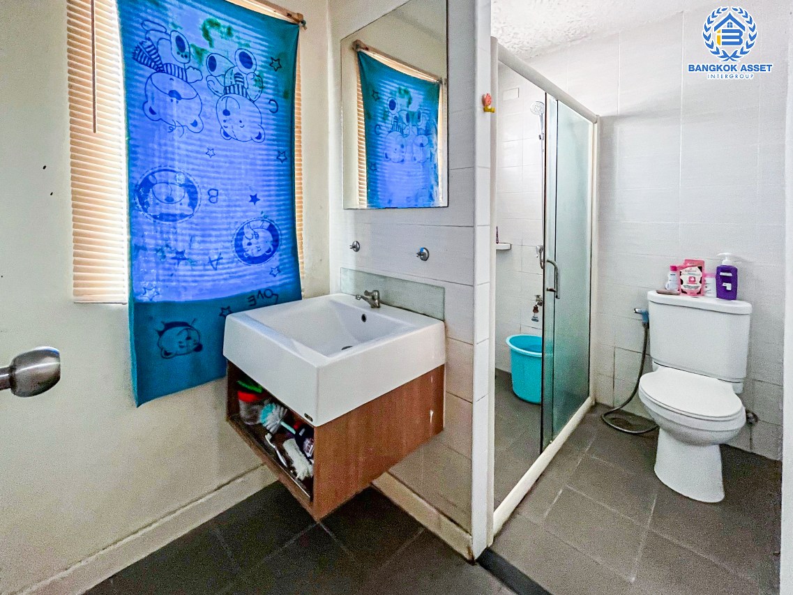 *****ทาวน์เฮ้าส์มือสองนนทบุรี โครงการ พฤกษาวิลล์28 วงแหวน-รัตนาธิเบศร์ หลังมุม เนื้อที่กว้างมากถึง 26 ตร.ว. ฟังก์ชัน 3 ห้องนอน 2 ห้องน้ำ 1 ที่จอดรถ ใกล้ส่วนกลาง บนทำเลแห่งการเดินทาง เชื่อมต่อถนนกาญจนาภิเษก ใกล้รถไฟฟ้าสายสีม่วง "สถานีตลาดบางใหญ่" และจุดขึ้นทางด่วน "กาญจนาภิเษก"