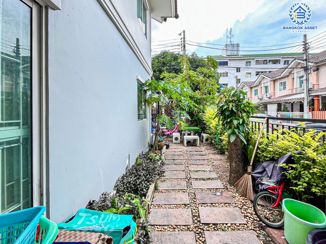 *****ทาวน์เฮ้าส์มือสองนนทบุรี โครงการ พฤกษาวิลล์28 วงแหวน-รัตนาธิเบศร์ หลังมุม เนื้อที่กว้างมากถึง 26 ตร.ว. ฟังก์ชัน 3 ห้องนอน 2 ห้องน้ำ 1 ที่จอดรถ ใกล้ส่วนกลาง บนทำเลแห่งการเดินทาง เชื่อมต่อถนนกาญจนาภิเษก ใกล้รถไฟฟ้าสายสีม่วง "สถานีตลาดบางใหญ่" และจุดขึ้นทางด่วน "กาญจนาภิเษก"