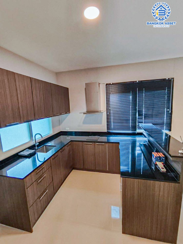 *****ทาวน์เฮ้าส์มือสอง โครงการ คาซ่าซิตี้ วัชรพล เนื้อที่ 28.80 ตร.ว. ฟังก์ชัน 3 ห้องนอน 2 ห้องน้ำ 2 ที่จอดรถ บ้านพร้อมอยู่ บนทำเลเดินทางสะดวก เชื่อมต่อถนนเพิ่มสิน ถนนจตุโชติ ถนนวัชรพล ใกล้รถไฟฟ้าสายสีเขียว "สถานีสะพานใหม่-คูคต" และจุดขึ้นทางด่วน "ฉลองรัช"