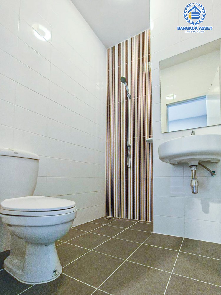 *****ทาวน์เฮ้าส์มือสอง โครงการ คาซ่าซิตี้ วัชรพล เนื้อที่ 28.80 ตร.ว. ฟังก์ชัน 3 ห้องนอน 2 ห้องน้ำ 2 ที่จอดรถ บ้านพร้อมอยู่ บนทำเลเดินทางสะดวก เชื่อมต่อถนนเพิ่มสิน ถนนจตุโชติ ถนนวัชรพล ใกล้รถไฟฟ้าสายสีเขียว "สถานีสะพานใหม่-คูคต" และจุดขึ้นทางด่วน "ฉลองรัช"