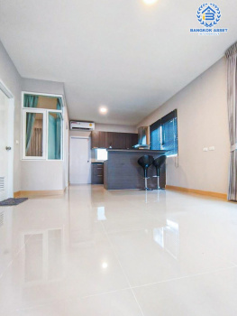 *****ทาวน์เฮ้าส์มือสอง โครงการ คาซ่าซิตี้ วัชรพล เนื้อที่ 28.80 ตร.ว. ฟังก์ชัน 3 ห้องนอน 2 ห้องน้ำ 2 ที่จอดรถ บ้านพร้อมอยู่ บนทำเลเดินทางสะดวก เชื่อมต่อถนนเพิ่มสิน ถนนจตุโชติ ถนนวัชรพล ใกล้รถไฟฟ้าสายสีเขียว "สถานีสะพานใหม่-คูคต" และจุดขึ้นทางด่วน "ฉลองรัช"