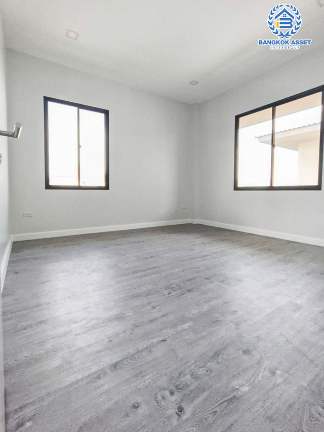 *****บ้านเดี่ยวมือสองกรุงเทพมหานคร โครงการ เดอะรักซ์ รามอินทรา-หทัยราษฎร์ หลังมุม! เนื้อที่กว้างขวางถึง 56.3 ตร.ว. ฟังก์ชัน 4 ห้องนอน 3 ห้องน้ำ 2 ที่จอดรถ สภาพใหม่ ไม่เคยเข้าอยู่ ระบบประปาพร้อมกรองน้ำดี แถมฟรี! 1 เครื่องปรับอากาศ 2 เครื่องทำน้ำอุ่น บนทำเลดี ใกล้จุดขึ้นทางด่วน "รามอินทรา" จองเลย!