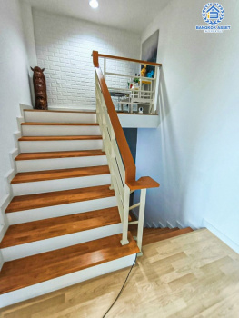 *****ทาวน์เฮ้าส์มือสองนนทบุรี โครงการ ภูมิธารา บ้านกล้วย-ไทรน้อย เนื้อที่ 19.7 ตร.ว. ฟังก์ชัน 2 ห้องนอน 2 ห้องน้ำ 2 ที่จอดรถ บ้านสภาพสวยสุดๆ บนทำเลแห่งการเดินทาง เชื่อมต่อถนนกาญจนาภิเษก ใกล้รถไฟฟ้าสายสีม่วง "สถานีคลองบางไผ่" และจุดขึ้นทางด่วน "ศรีรัช"