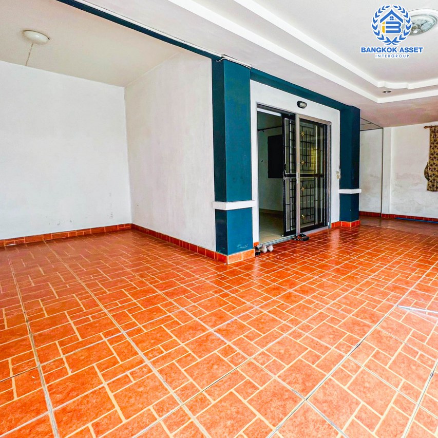 *****ทาวน์เฮ้าส์มือสองปทุมธานี โครงการ พฤกษา65/1 คลองหลวง หลังมุม! เนื้อที่กว้างถึง 24.4 ตร.ว. ฟังก์ชัน 3 ห้องนอน 2 ห้องน้ำ 1 ที่จอดรถ บ้านต่อเติมเต็ม แถมฟรี! 2 เครื่องปรับอากาศ 1 เครื่องดูดควัน ปั๊มน้ำพร้อมแทงค์น้ำ บนทำเลเข้า-ออกเมืองสะดวก เชื่อมต่อถนนพหลโยธิน ใกล้จุดขึ้นทางด่วน "ดอนเมืองโทลเวย์"