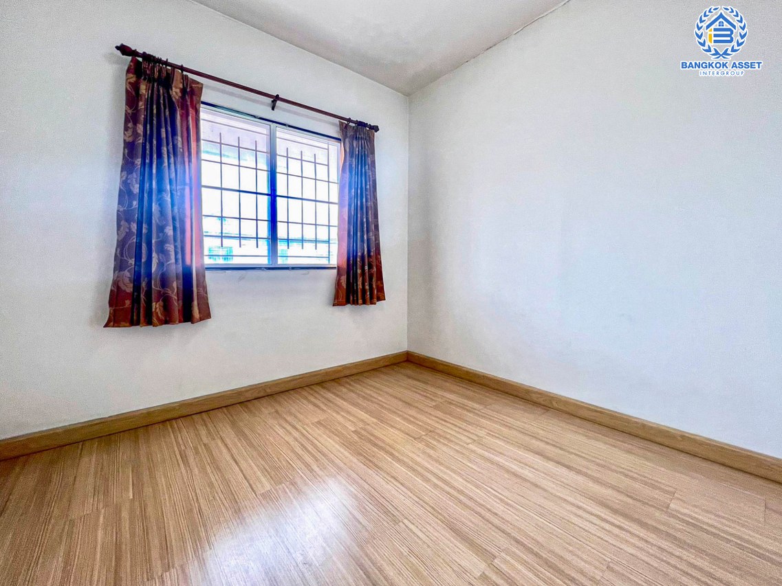 *****ทาวน์เฮ้าส์มือสองปทุมธานี โครงการ พฤกษา65/1 คลองหลวง หลังมุม! เนื้อที่กว้างถึง 24.4 ตร.ว. ฟังก์ชัน 3 ห้องนอน 2 ห้องน้ำ 1 ที่จอดรถ บ้านต่อเติมเต็ม แถมฟรี! 2 เครื่องปรับอากาศ 1 เครื่องดูดควัน ปั๊มน้ำพร้อมแทงค์น้ำ บนทำเลเข้า-ออกเมืองสะดวก เชื่อมต่อถนนพหลโยธิน ใกล้จุดขึ้นทางด่วน "ดอนเมืองโทลเวย์"