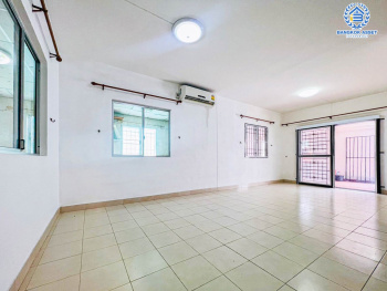 *****ทาวน์เฮ้าส์มือสองปทุมธานี โครงการ พฤกษา65/1 คลองหลวง หลังมุม! เนื้อที่กว้างถึง 24.4 ตร.ว. ฟังก์ชัน 3 ห้องนอน 2 ห้องน้ำ 1 ที่จอดรถ บ้านต่อเติมเต็ม แถมฟรี! 2 เครื่องปรับอากาศ 1 เครื่องดูดควัน ปั๊มน้ำพร้อมแทงค์น้ำ บนทำเลเข้า-ออกเมืองสะดวก เชื่อมต่อถนนพหลโยธิน ใกล้จุดขึ้นทางด่วน "ดอนเมืองโทลเวย์"