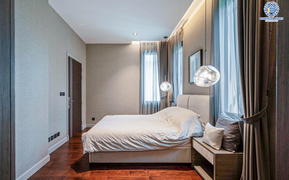 *****บ้านเดี่ยวมือสอง โครงการ เดอะ เจนทริ วิภาวดี หลังมุม จาก SC ASSET เนื้อที่ 136.90 ตร.ว. ฟังก์ชัน 5 ห้องนอน 7 ห้องน้ำ 4 ที่จอดรถ บ้านหลังใหญ่ ติดตั้งลิฟต์ในบ้าน ตกแต่งหรูหรา บนทำเลแห่งการเดินทาง เชื่อมต่อถนนพหลโยธิน ถนนรามอินทรา ถนนประเสริฐมนูกิจ ใกล้รถไฟฟ้าสายสีแดง "สถานีหลักสี่"