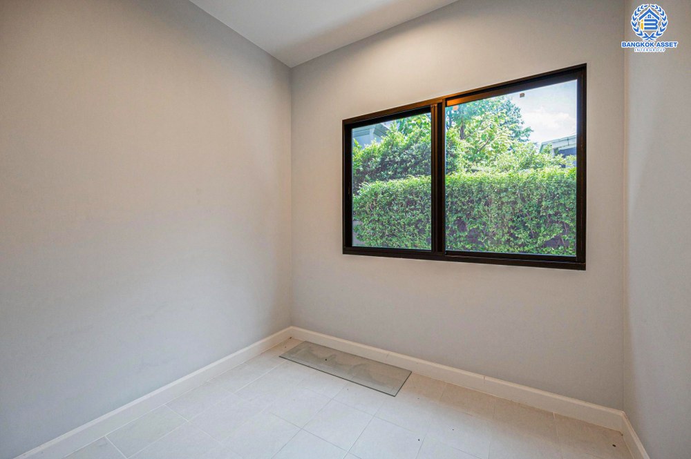 *****บ้านเดี่ยวมือสอง โครงการ เศรษฐสิริ แจ้งวัฒนะ-ประชาชื่น2 เนื้อที่ 132.60 ตร.ว. ฟังก์ชัน 5 ห้องนอน 5 ห้องน้ำ 6 ที่จอดรถ ตกแต่งเรียบหรู เฟอร์นิเจอร์ครบ พร้อมเข้าอยู่ หน้าโครงการติดถนนประชาชื่น เชื่อมต่อถนนงามวงศ์วาน รถไฟฟ้าสายสีชมพู "สถานีเมืองทองธานี" และจุดขึ้นทางด่วน "แจ้งวัฒนะ"