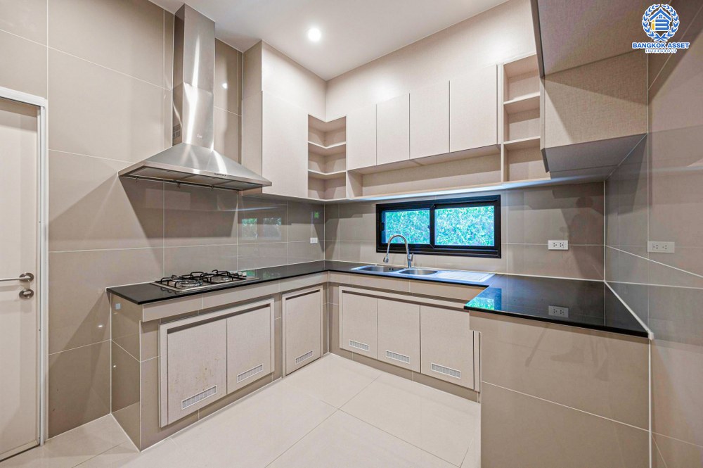 *****บ้านเดี่ยวมือสอง โครงการ เศรษฐสิริ แจ้งวัฒนะ-ประชาชื่น2 เนื้อที่ 132.60 ตร.ว. ฟังก์ชัน 5 ห้องนอน 5 ห้องน้ำ 6 ที่จอดรถ ตกแต่งเรียบหรู เฟอร์นิเจอร์ครบ พร้อมเข้าอยู่ หน้าโครงการติดถนนประชาชื่น เชื่อมต่อถนนงามวงศ์วาน รถไฟฟ้าสายสีชมพู "สถานีเมืองทองธานี" และจุดขึ้นทางด่วน "แจ้งวัฒนะ"