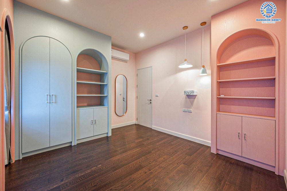 *****บ้านเดี่ยวมือสอง โครงการ เศรษฐสิริ แจ้งวัฒนะ-ประชาชื่น2 เนื้อที่ 132.60 ตร.ว. ฟังก์ชัน 5 ห้องนอน 5 ห้องน้ำ 6 ที่จอดรถ ตกแต่งเรียบหรู เฟอร์นิเจอร์ครบ พร้อมเข้าอยู่ หน้าโครงการติดถนนประชาชื่น เชื่อมต่อถนนงามวงศ์วาน รถไฟฟ้าสายสีชมพู "สถานีเมืองทองธานี" และจุดขึ้นทางด่วน "แจ้งวัฒนะ"