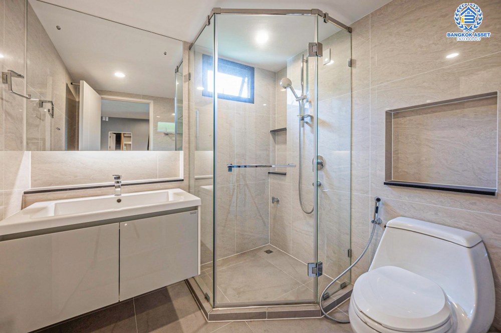 *****บ้านเดี่ยวมือสอง โครงการ เศรษฐสิริ แจ้งวัฒนะ-ประชาชื่น2 เนื้อที่ 132.60 ตร.ว. ฟังก์ชัน 5 ห้องนอน 5 ห้องน้ำ 6 ที่จอดรถ ตกแต่งเรียบหรู เฟอร์นิเจอร์ครบ พร้อมเข้าอยู่ หน้าโครงการติดถนนประชาชื่น เชื่อมต่อถนนงามวงศ์วาน รถไฟฟ้าสายสีชมพู "สถานีเมืองทองธานี" และจุดขึ้นทางด่วน "แจ้งวัฒนะ"