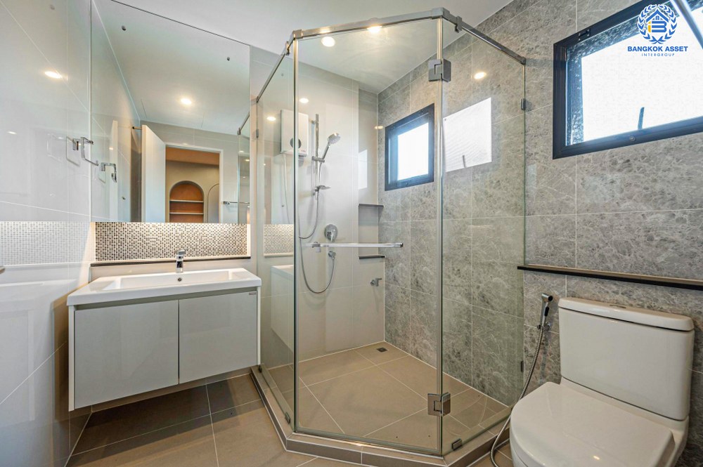 *****บ้านเดี่ยวมือสอง โครงการ เศรษฐสิริ แจ้งวัฒนะ-ประชาชื่น2 เนื้อที่ 132.60 ตร.ว. ฟังก์ชัน 5 ห้องนอน 5 ห้องน้ำ 6 ที่จอดรถ ตกแต่งเรียบหรู เฟอร์นิเจอร์ครบ พร้อมเข้าอยู่ หน้าโครงการติดถนนประชาชื่น เชื่อมต่อถนนงามวงศ์วาน รถไฟฟ้าสายสีชมพู "สถานีเมืองทองธานี" และจุดขึ้นทางด่วน "แจ้งวัฒนะ"