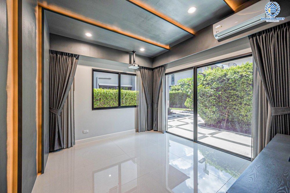 *****บ้านเดี่ยวมือสอง โครงการ เศรษฐสิริ แจ้งวัฒนะ-ประชาชื่น2 เนื้อที่ 132.60 ตร.ว. ฟังก์ชัน 5 ห้องนอน 5 ห้องน้ำ 6 ที่จอดรถ ตกแต่งเรียบหรู เฟอร์นิเจอร์ครบ พร้อมเข้าอยู่ หน้าโครงการติดถนนประชาชื่น เชื่อมต่อถนนงามวงศ์วาน รถไฟฟ้าสายสีชมพู "สถานีเมืองทองธานี" และจุดขึ้นทางด่วน "แจ้งวัฒนะ"