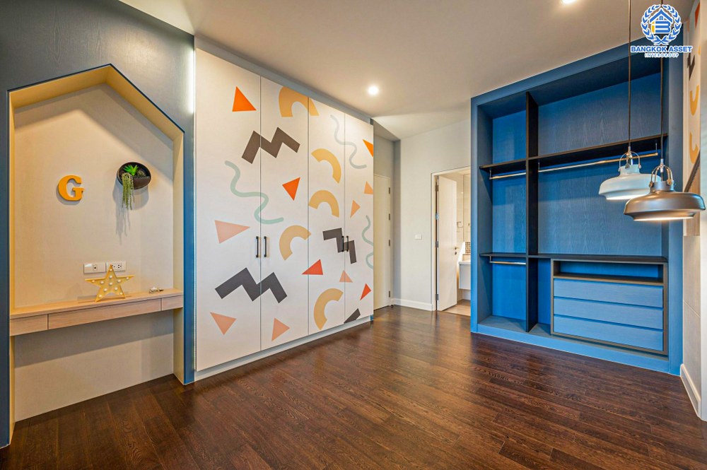 *****บ้านเดี่ยวมือสอง โครงการ เศรษฐสิริ แจ้งวัฒนะ-ประชาชื่น2 เนื้อที่ 132.60 ตร.ว. ฟังก์ชัน 5 ห้องนอน 5 ห้องน้ำ 6 ที่จอดรถ ตกแต่งเรียบหรู เฟอร์นิเจอร์ครบ พร้อมเข้าอยู่ หน้าโครงการติดถนนประชาชื่น เชื่อมต่อถนนงามวงศ์วาน รถไฟฟ้าสายสีชมพู "สถานีเมืองทองธานี" และจุดขึ้นทางด่วน "แจ้งวัฒนะ"