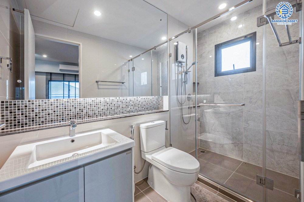 *****บ้านเดี่ยวมือสอง โครงการ เศรษฐสิริ แจ้งวัฒนะ-ประชาชื่น2 เนื้อที่ 132.60 ตร.ว. ฟังก์ชัน 5 ห้องนอน 5 ห้องน้ำ 6 ที่จอดรถ ตกแต่งเรียบหรู เฟอร์นิเจอร์ครบ พร้อมเข้าอยู่ หน้าโครงการติดถนนประชาชื่น เชื่อมต่อถนนงามวงศ์วาน รถไฟฟ้าสายสีชมพู "สถานีเมืองทองธานี" และจุดขึ้นทางด่วน "แจ้งวัฒนะ"