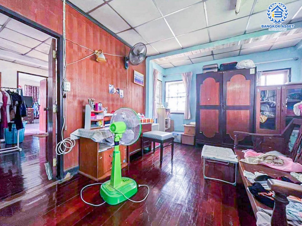 *****บ้านเดี่ยวมือสอง โครงการ เธียรสวน รามอินทรา5 เนื้อที่ 54 ตร.ว. ฟังก์ชัน 4 ห้องนอน 3 ห้องน้ำ 3 ที่จอดรถ บ้านสภาพสวย พร้อมเข้าอยู่ โครงการบนทำเลเดินทางสะดวก เชื่อมต่อถนนรามอินทรา ถนนพหลโยธิน ถนนเกษตร-นวมินทร์ ใกล้รถไฟฟ้าสายสีเขียว "สถานีสะพานใหม่" และจุดขึ้นทางด่วน "วงเเหวนตะวันออก-บางปะอิน"