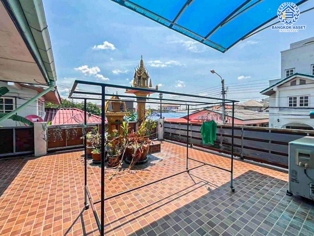 *****บ้านเดี่ยวมือสอง โครงการ เธียรสวน รามอินทรา5 เนื้อที่ 54 ตร.ว. ฟังก์ชัน 4 ห้องนอน 3 ห้องน้ำ 3 ที่จอดรถ บ้านสภาพสวย พร้อมเข้าอยู่ โครงการบนทำเลเดินทางสะดวก เชื่อมต่อถนนรามอินทรา ถนนพหลโยธิน ถนนเกษตร-นวมินทร์ ใกล้รถไฟฟ้าสายสีเขียว "สถานีสะพานใหม่" และจุดขึ้นทางด่วน "วงเเหวนตะวันออก-บางปะอิน"