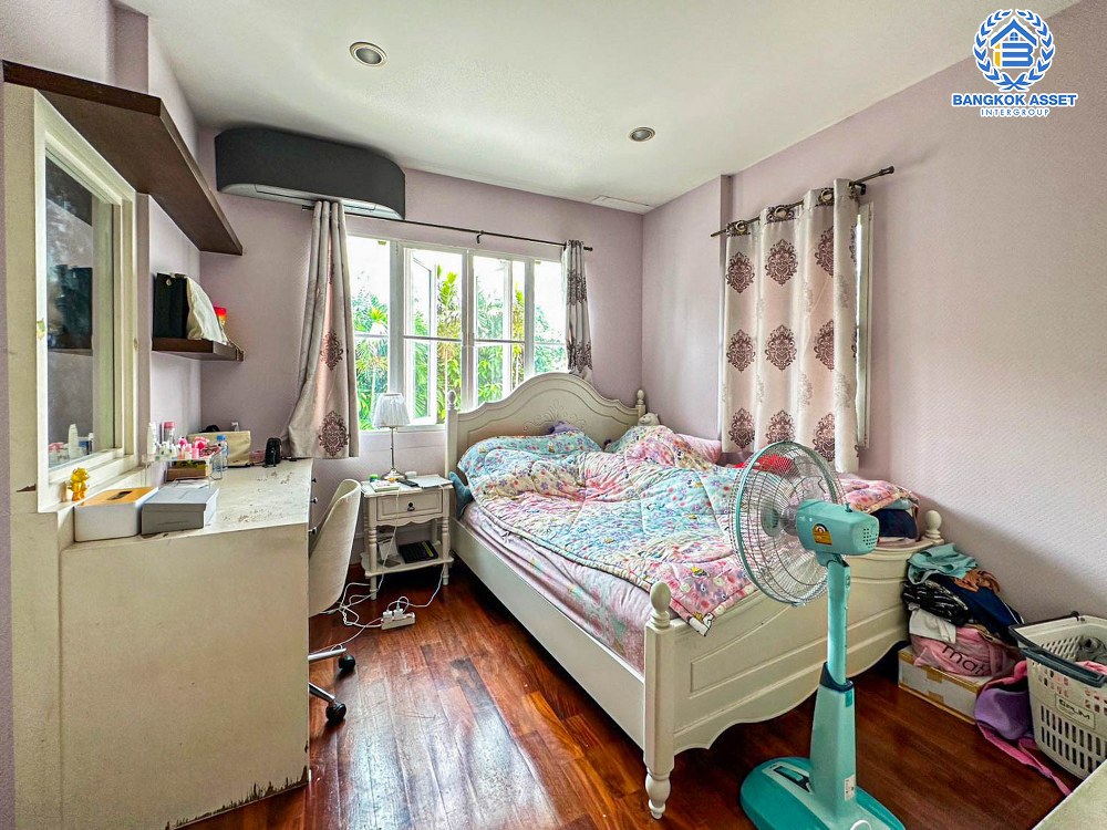 *****บ้านเดี่ยวมือสอง โครงการ ลัดดารมย์ อิลิแกนซ์ พระราม5-2 เนื้อที่ 140.90 ตร.ว. ฟังก์ชัน 5 ห้องนอน 5 ห้องน้ำ 2 ที่จอดรถ บ้านสภาพดีเยี่ยม พร้อมเรือนรับรอง บนทำเลศักยภาพ เชื่อมต่อถนนนครอินทร์ ถนนกาญจนาภิเษก ถนนราชพฤกษ์ ใกล้รถไฟฟ้าสายสีม่วง "สถานีศูนย์ราชการนนทบุรี" และจุดขึ้นทางด่วน "ศรีรัช"