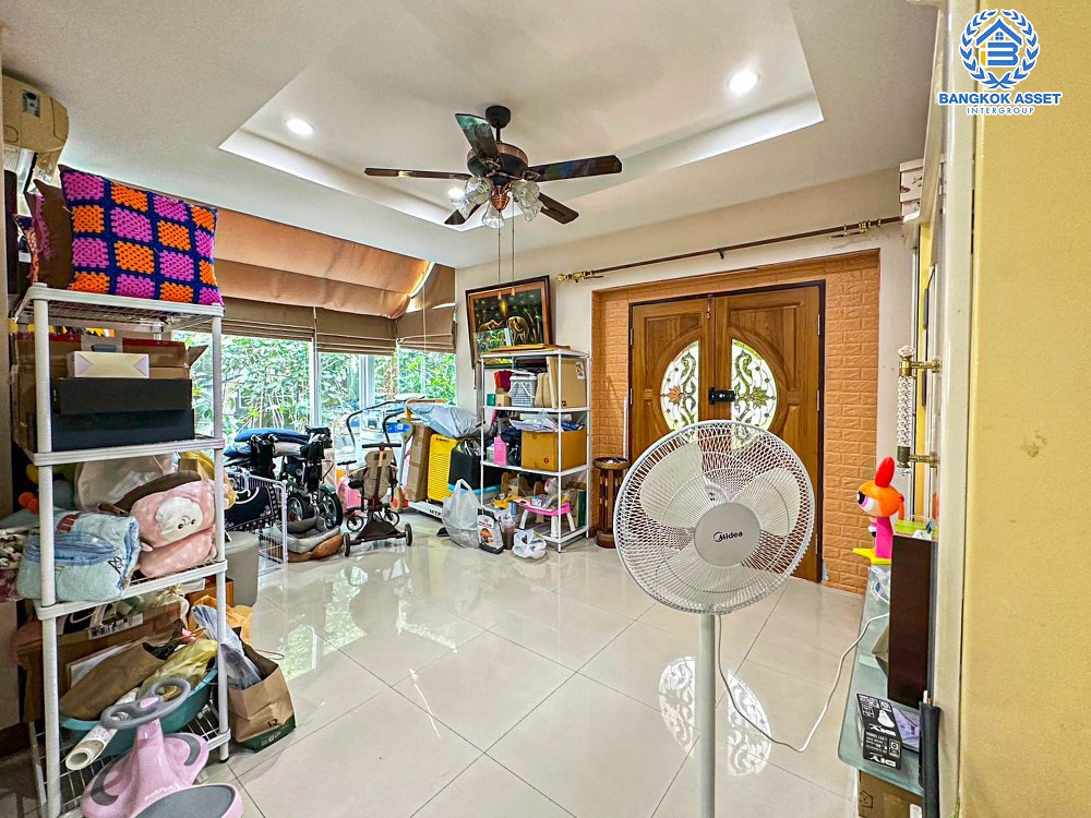 *****บ้านเดี่ยวมือสอง โครงการ ลัดดารมย์ อิลิแกนซ์ พระราม5-2 เนื้อที่ 140.90 ตร.ว. ฟังก์ชัน 5 ห้องนอน 5 ห้องน้ำ 2 ที่จอดรถ บ้านสภาพดีเยี่ยม พร้อมเรือนรับรอง บนทำเลศักยภาพ เชื่อมต่อถนนนครอินทร์ ถนนกาญจนาภิเษก ถนนราชพฤกษ์ ใกล้รถไฟฟ้าสายสีม่วง "สถานีศูนย์ราชการนนทบุรี" และจุดขึ้นทางด่วน "ศรีรัช"