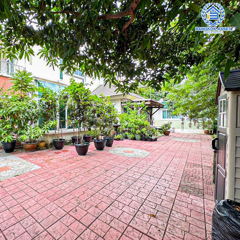 *****บ้านเดี่ยวมือสอง โครงการ ลัดดารมย์ อิลิแกนซ์ พระราม5-2 เนื้อที่ 140.90 ตร.ว. ฟังก์ชัน 5 ห้องนอน 5 ห้องน้ำ 2 ที่จอดรถ บ้านสภาพดีเยี่ยม พร้อมเรือนรับรอง บนทำเลศักยภาพ เชื่อมต่อถนนนครอินทร์ ถนนกาญจนาภิเษก ถนนราชพฤกษ์ ใกล้รถไฟฟ้าสายสีม่วง "สถานีศูนย์ราชการนนทบุรี" และจุดขึ้นทางด่วน "ศรีรัช"