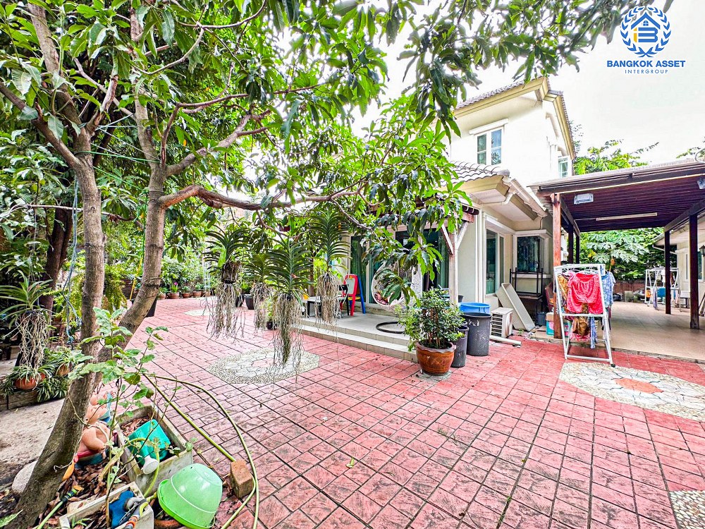 *****บ้านเดี่ยวมือสอง โครงการ ลัดดารมย์ อิลิแกนซ์ พระราม5-2 เนื้อที่ 140.90 ตร.ว. ฟังก์ชัน 5 ห้องนอน 5 ห้องน้ำ 2 ที่จอดรถ บ้านสภาพดีเยี่ยม พร้อมเรือนรับรอง บนทำเลศักยภาพ เชื่อมต่อถนนนครอินทร์ ถนนกาญจนาภิเษก ถนนราชพฤกษ์ ใกล้รถไฟฟ้าสายสีม่วง "สถานีศูนย์ราชการนนทบุรี" และจุดขึ้นทางด่วน "ศรีรัช"