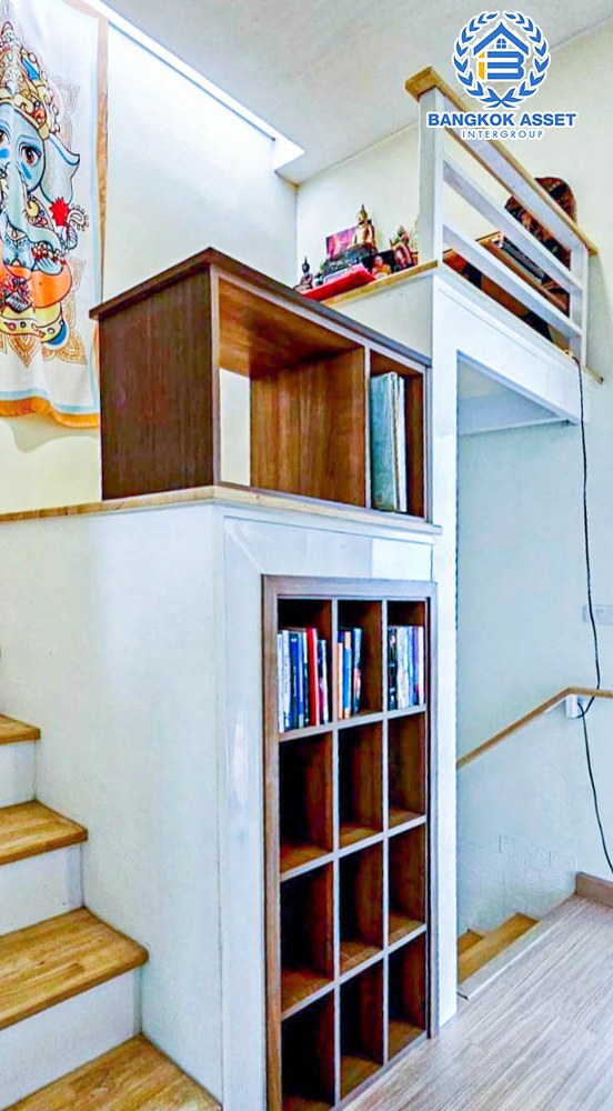 *****ทาวน์เฮ้าส์มือสอง โครงการ กัสโต้ เพชรเกษม-ทวีวัฒนา เนื้อที่ 28.70 ตร.ว. ฟังก์ชัน 4 ห้องนอน 3 ห้องน้ำ 2 ที่จอดรถ ภายในสภาพดีเยี่ยม โครงการตั้งบนทำเลเดินทางสะดวก เชื่อมต่อถนนเลียบคลองทวีวัฒนา ถนนเพชรเกษม ถนนพุทธมณฑลสาย3 ถนนบรมราชชนนี ใกล้เดอะมอลล์บางเเค