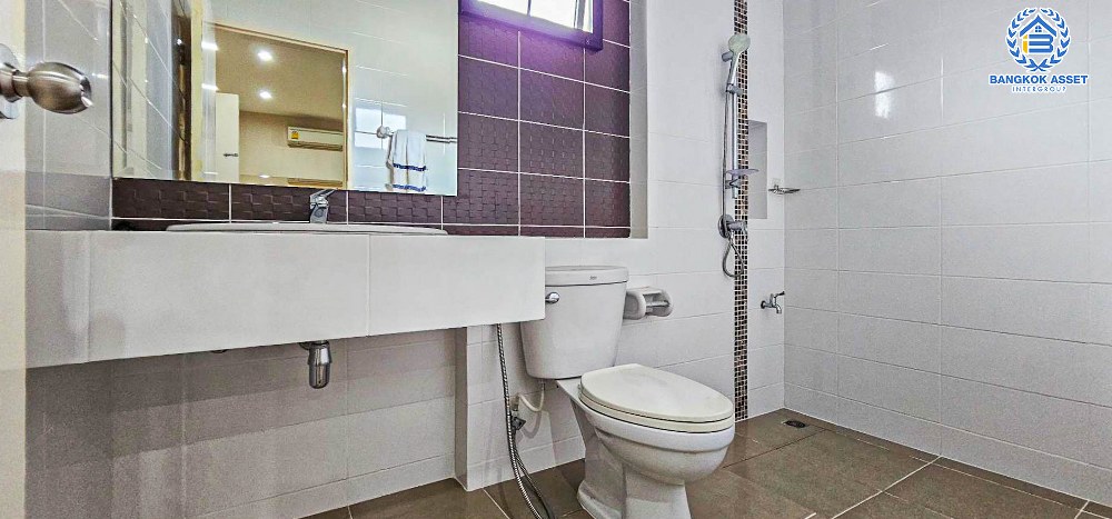 *****บ้านแฝดมือสอง ธนาฮาบิเเทต ราชพฤกษ์-สิรินทร เนื้อที่ 35.40 ตร.ว. ฟังก์ชัน 3 ห้องนอน 3 ห้องน้ำ 2 ที่จอดรถ บ้านสภาพดีเยี่ยม เหมือนใหม่พร้อมเข้าอยู่ได้มันที บนทำเลเดินทางสะดวก เชื่อมต่อถนนสิรินธร ถนนราชพฤกษ์ ถนนบรมราชชนนี ใกล้เดอะวอล์ค ราชพฤกษ์ และจุดขึ้นทางด่วน "ศรีรัช"